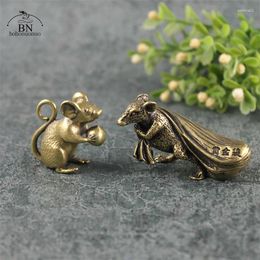Figurines décoratives pure souris en cuivre offrant des miniatures de pêche créatives de rat mignon