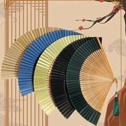 Decoratieve beeldjes Retro Chinese stijl Bone Bamboo Silk Folding Fan Classical Dance Hand Hold -fans met Tessel Wedding Party Gunsten Gift