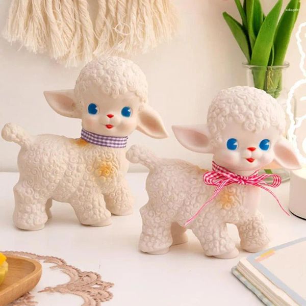 Figurines décoratines rétro Classic Rubber Sheep Doll mignon fille chérie voix vocale cadeau animal cadeau d'agneau de bureau statique accessoires de maison