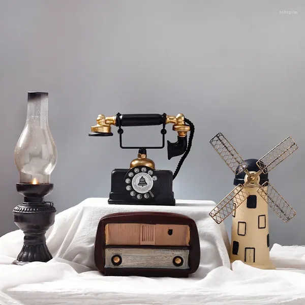 Figuritas decorativas, adorno Retro, molino de viento, gramófono, modelo de Radio, artesanías de resina para sala de estar, oficina, regalo dulce, decoración del hogar