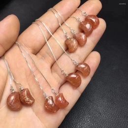 Decoratieve beeldjes Eenheid Eén paar 925 zilver met groothandel Natuurlijke zonnesteen Kristal Helende maanvorm Oorkoorden Speciaal voor sieraden Geschenk