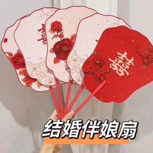 Decoratieve beeldjes Wedding Bridal -fans zijn voorkeur en geschenken bruidsmeisje groep kleine rode fan receptie creatieve Chinese stijl po -blokkering