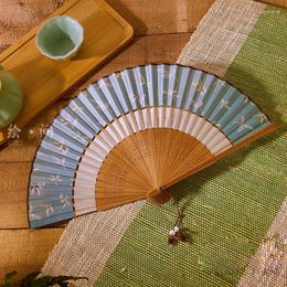 Figurines décoratines Fan Fan Double section bambou rétro Cheongsam Hanfu Floral Summer Portable Silk Small Pliage Dance Dance Daily Hand
