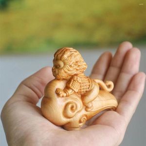 Figurines décoratives en bois TV personnage mythique singe roi petit modèle sculpté à la main mignon décorations de bureau à la maison cadeau pour les enfants