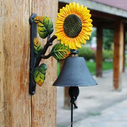 Figurines décoratives Borne de porte en fer forgé rustique Hanging Bell Sunflower Shape Colorful for Country Church Yard Garden Dîner