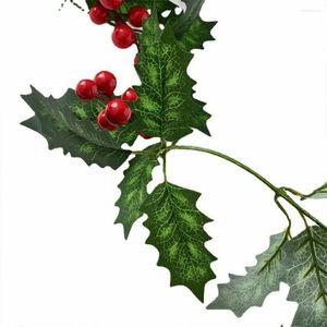 Fleurs décoratives 1.8M Artificielle Feuille De Houx Vigne Avec Des Baies Rouges Rotin De Noël DIY Guirlande Guirlande Arbre De Noël Ornements Suspendus Maison