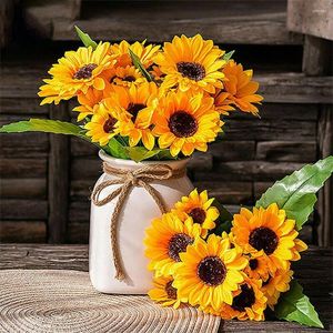 Decoratieve bloemen 1 Bunch 7 Heads Sunflower Artificial Bouquet Realistische Garden Decoratie Home Floral Arrangement Wedding Fake Flower