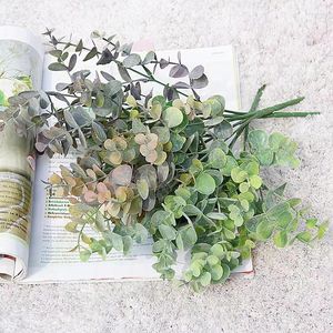 Fleurs décoratives 1 Bouquet Feuilles D'eucalyptus Artificielles Vert Faux Plantes Gâteau Décor À La Maison De Mariage Décoration DIY Guirlande En Gros