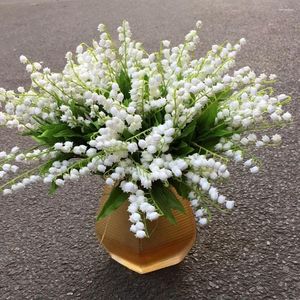 Decoratieve bloemen 1 / feestdecoratie Fake Lily Bouquet Family Office Wedding Flore White Gift Silk Artificial