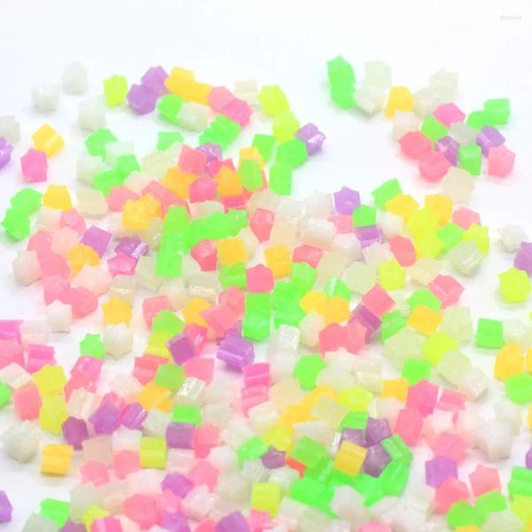 Flores decorativas, 10/20 piezas, Mini estrella de colores luminosos bonitos, cuentas de resina Kawaii de 3mm, cuentas oscuras para manualidades, decoración DIY, rellenos