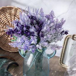 Decoratieve bloemen 10 hoofden romantische provence lavendel zijden kunstmatige paarse boeket plastic nepbloem wit voor huis bruiloft decoratie