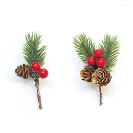 Fleurs décoratives 10 PCS Branches artificielles de Noël 8 5 cm en plastique Berry Pine Pinle Pincone Tables de salle à manger décorations de couronnes