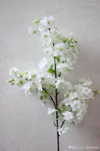 Flores decorativas 100 CM de largo Flor de seda artificial Simulación Flor de cerezo Begonia Sakura Tallo de árbol para la decoración del banquete de boda en casa