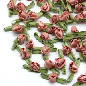 Fleurs décoratives (100 pièces) 25mm feuille verte bouton de fleur nœuds en satin Mini Rose maison fête de mariage ruban vêtements décoration Clip bricolage artisanat