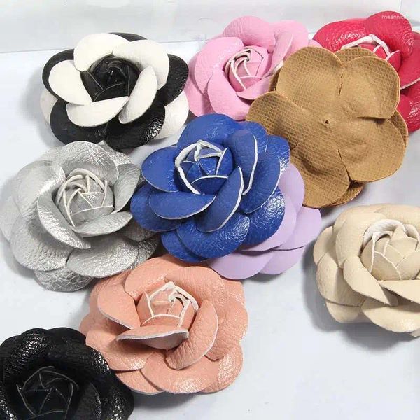 Fleurs décoratives 100 pièces 6cm 2.3 pouces, tissu en cuir artificiel pour robe de mariée, chapeaux, bandeau, broche, décoration de maison DIY