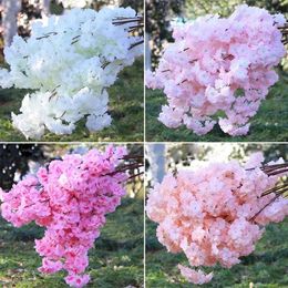 Fleurs décoratives 100pcs Blossoms de cerise de soie artificielle Arc de mariage décorer la fête de décoration de maison fournit la quantité personnalisable