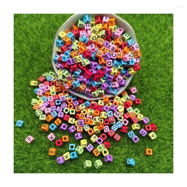 Fleurs décoratives 100pcs / sac assorties de 6 mm de forme carrée carrée en plastique perles de lettres d'alphabet libe