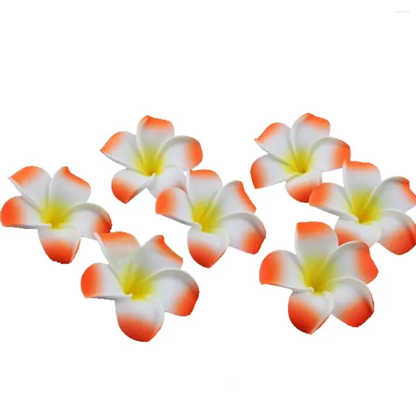 Flores decorativas 100pcs Decoración de frangipani hawaianos 6cm Accesorios de flores de plumería artificial Decoración de bodas nupciales para Luau Beach