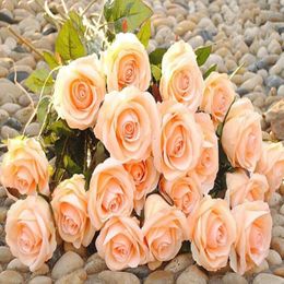 Fleurs décoratives 100pcs / lot Artificiel Silk Rose Bouquet Home Ornement pour le mariage décoration de Noël 11 couleurs disponible