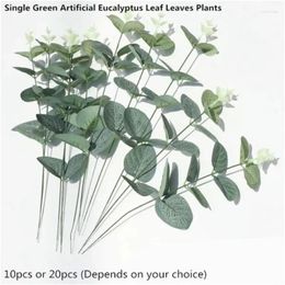Fleurs décoratives 10pcs / 20pcs simulées eucalyptus vert argent feuille fausses plantes de mariage décoration de mariage décoration intérieure