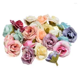 Decoratieve bloemen 10 stks 4 cm kunstmatige bloem zijden roos doek nephoofd bruiloft feest huis decoratie diy scrapbooking krans accessoires