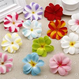 Fleurs décoratives 10 pièces 7 cm Plumeria hawaïen soie têtes de fleurs artificielles plage pographie coiffure de mariée oeuf fournitures de fête de mariage