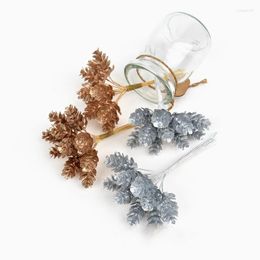 Fleurs d￩coratives 10pcs / faisceau artificiel corne de pin artificiel en plastique Gol Sliver Plant Fleur pour la maison D￩coration de couronne de guirlande bricolage de No￫l