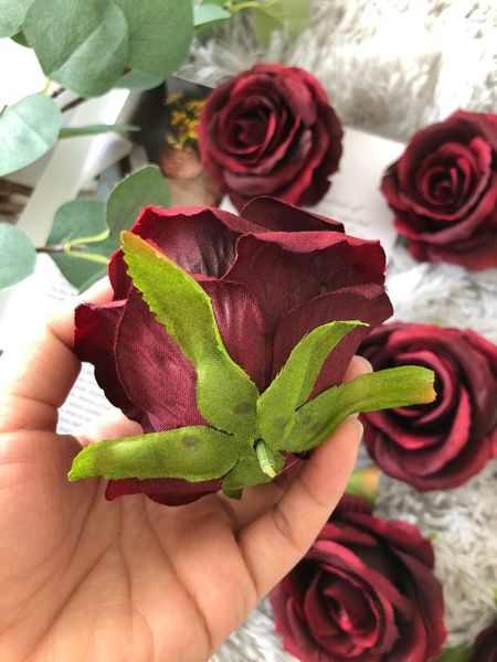 Fleurs décoratives 10 pièces têtes de roses en soie bordeaux artificielles en gros faux pour la décoration de la maison de mariage bricolage