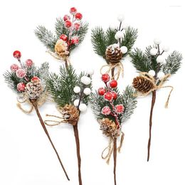 Fleurs décoratives 10pcs Accessoires de Noël Pine Connes d'aiguille cône artificielle Berry Red Fruit Branche pour la décoration de mariage à la maison