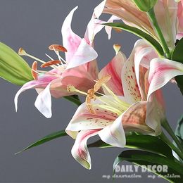Fleurs décoratives 10pcs / lot!Haute simulation 3d Real Touch 88 cm de long 3 têtes Artificial Lily Wholesale Wedding
