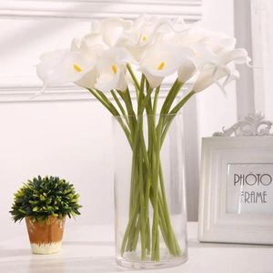 Decoratieve bloemen 10 stks mini real touch calla lily kunstmatige pu bruiloft feestje boeket thuis bloemen decoratie kantoor nepaccessoire