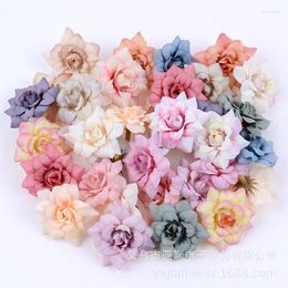 Flores decorativas 10 piezas de seda Seda pequeña cabeza de rosa multicolor Artificial para navidad Broche de boda Decoración Home Arreglo Floral