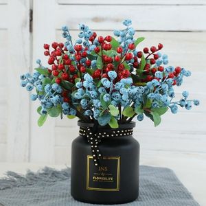 Decoratieve bloemen 10 stks simulatie fruit kerstbes bosbessen met een enkele tak schuim planten kunstmatige bruiloft tuinkantoor huisdecoratie