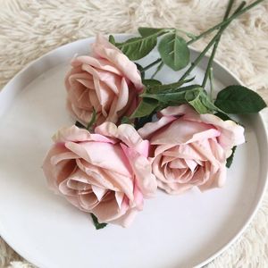 Decoratieve bloemen 10 stks Simulatie Velvet Rose kunstmatige bruiloft hand vasthoudende boeket plant bloem muur nep krans tak