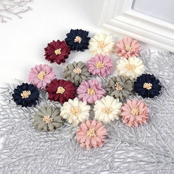 Fleurs décoratives 10pcschrysanthemum artificielle tête en soie 4 cm fleur de tissu pour décoration de mariage broches bricolages accessoires artisanaux faits à la main