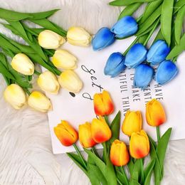 Flores decorativas 10 piezas Pu tulip Flower Flower Nordic Style El El rodaje de bodas de la boda se siente artificial