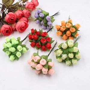 Fleurs décoratives 12heads / faisceau artificiel Silk Rose Mini bouquet pour la maison de mariage à la maison de Noël décoration de fausses plantes