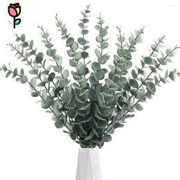 Flores decorativas 12 piezas de eucalipto artificial hojas de vástago boho en jarrones para el hogar decoración ramas verdes falsas central de boda floral