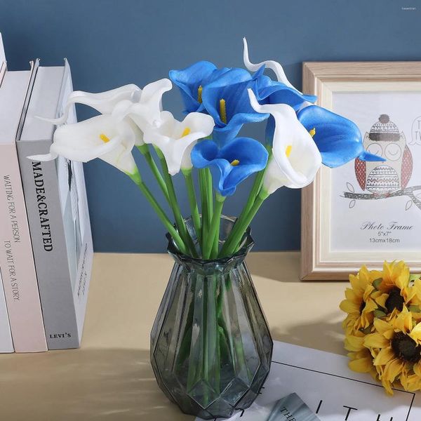 Fleurs décoratives 12pcs fleur artificielle faux calla lily blanc et bleu réel tacle ornements créatifs décorations d'artisanat