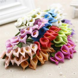 Fleurs décoratives 12pcs / lot mousse calla fabrique de bouquet artificiel bouquet de mariage décoration de bricolage cadeau de couronne de bricolage pour