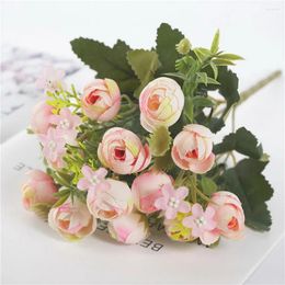 Flores decorativas 13 cabezas de rosas de té, paquete de flores artificiales artificiales para el hogar, sala de estar, adorno de boda, decoración sintética