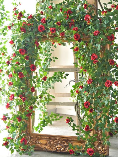 Flores decorativas 140 cm Cadena de rosas artificiales Plantas falsas Colgante de pared Guirnalda de ratán para Navidad Hogar Boda Decoración de jardín al aire libre