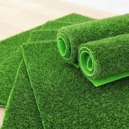 Fleurs décoratives 15/30 / 50 cm Simulation de prairies artificielles Moss Lawn Fake Green Grass Mat Carpet DIY Micro Paysage du pays Decor