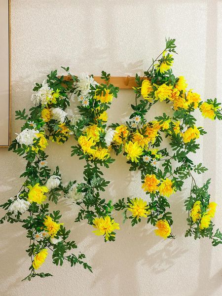 Flores decorativas 170 cm Margarita artificial amarilla Crisantemo falso Vides para colgar en la pared Guirnalda de ratán Guirnalda Decoración de jardín para el hogar al aire libre