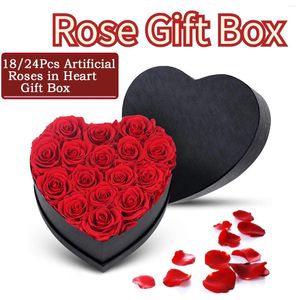 Fleurs décoratives 18/24pcs Valentine Coeur Coeur Rose Boîte cadeau Rose Bouquet de roses éternelles artificielles pour toujours rouge pour