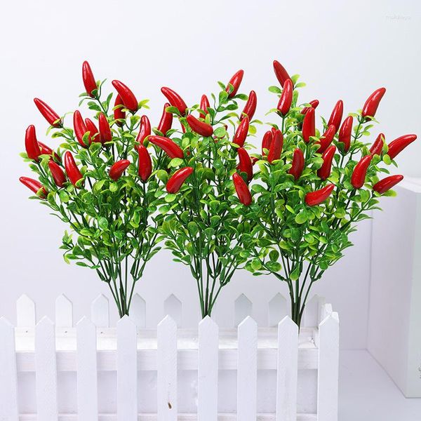 Fleurs décoratives 1Bundle Fleur Artificielle En Plastique Riche Fruit Poivre Faux Plante Jardin Décor À La Maison Pographie Props Bouquet De Noël