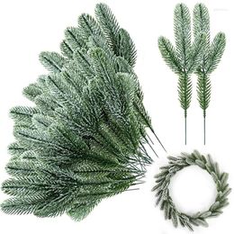 Flores decorativas 1 paquete de ramas de agujas de pino artificiales Navidad ratán DIY guirnalda plantas verdes adornos de árboles para el hogar