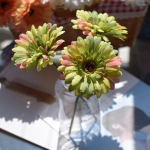 Fleurs décoratives 1 pièce Gerbera artificielle marguerite soie décoration de la maison plante colorée tournesol mariée tenant