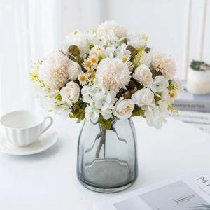 Fleurs décoratives 1pc combinaison de camomille artificielle pour la couronne de Noël maison table à manger bonsaï décoration accessoires de mariage
