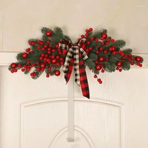 Flores decorativas 1pc Bown Braid Bow y Red Fruit Decoration Decoración de puertas creativas para el hogar personalizados Suministros de regalos de vacaciones Pendantes